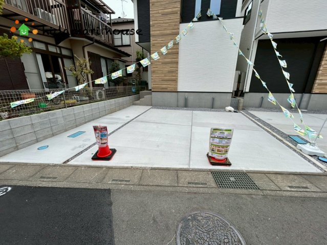 上尾市浅間台12期　新築戸建　GRACE02の駐車場