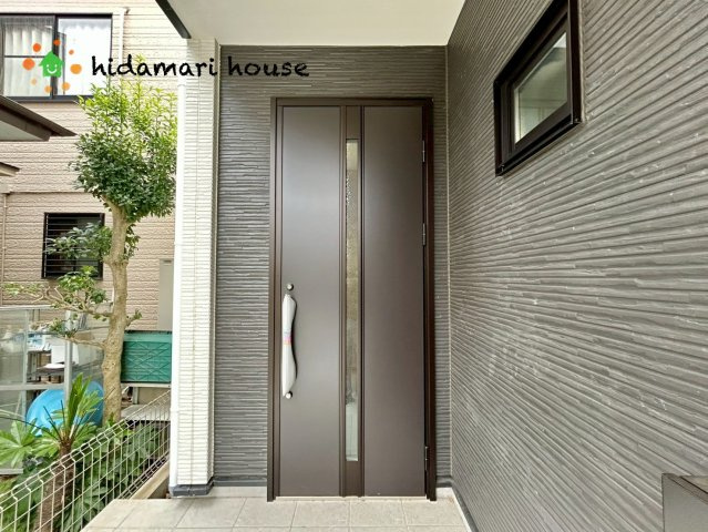 上尾市浅間台12期　新築戸建　GRACE02の玄関