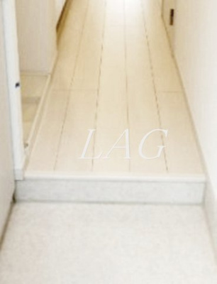 【玄関】 | リブリ・オブリガータ国立 | 玄関です。