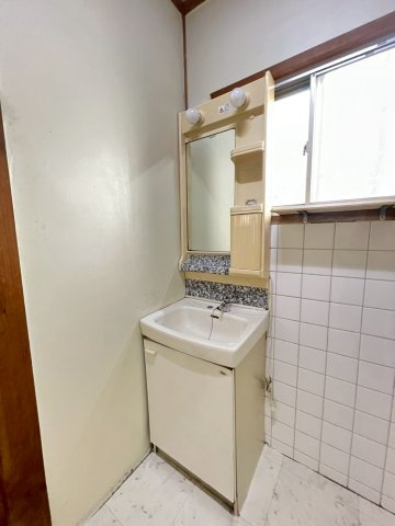 泉が丘貸家の洗面所