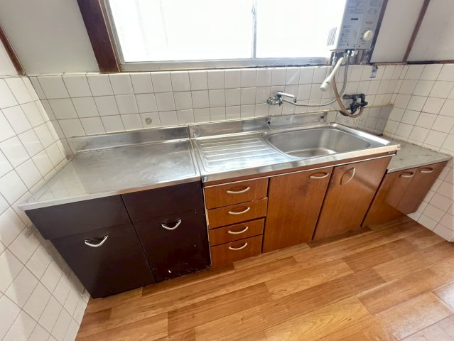 泉が丘貸家のキッチン