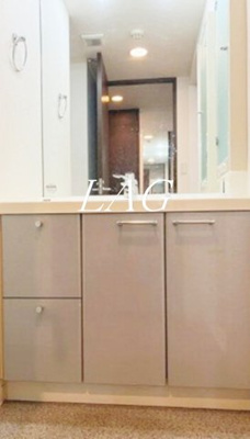 【洗面所】 | ベルヴィラージュ目黒 | 独立洗面台です。