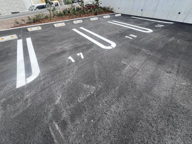 グランドールⅠの駐車場