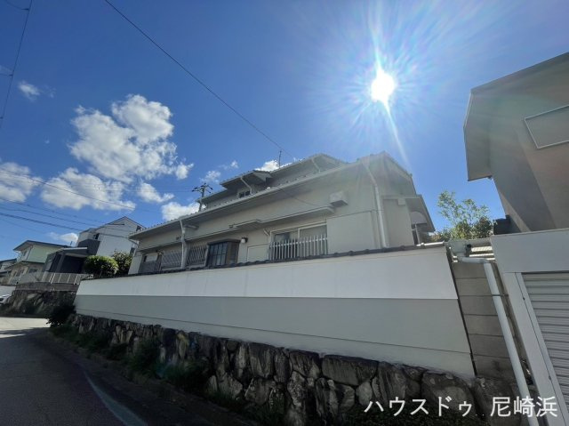 中古戸建　川西市清和台東2丁目の外観|北東角地で解放感たっぷり◎