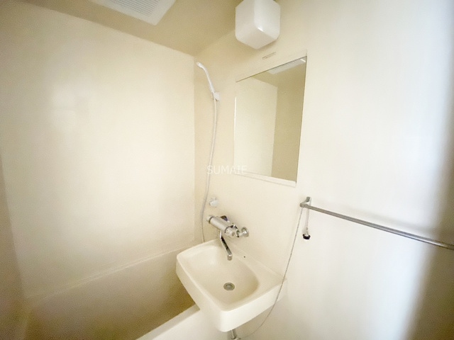 レジデンスカープ大宮の洗面所|洗面台は浴室内です！