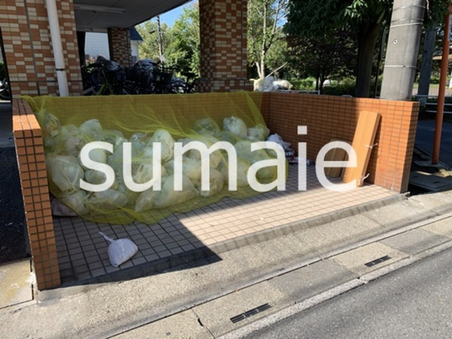 レジデンスカープ大宮のその他共用部分|敷地内ゴミ置き場。