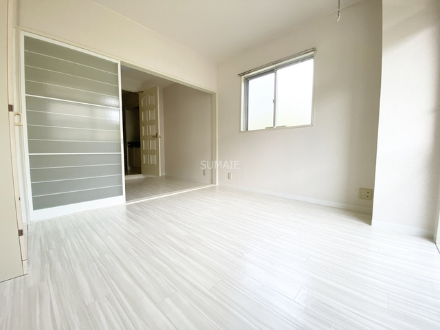 レジデンスカープ大宮の寝室|きれいな洋室タイプです！