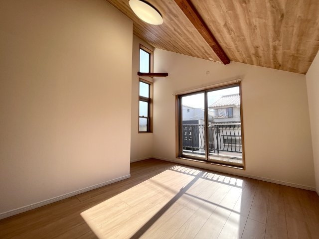 練馬区西大泉1丁目　穏やかな街並み　大型新規リフォーム住宅の洋室