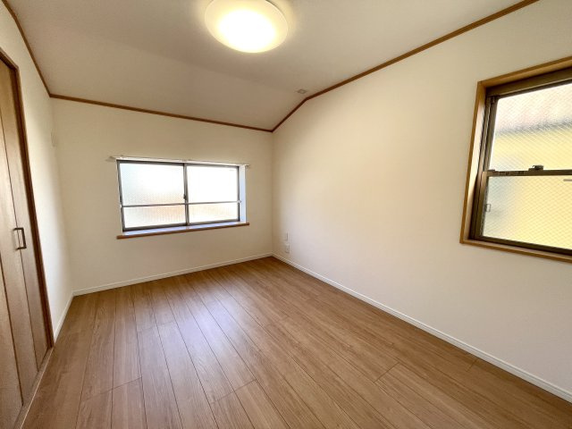 練馬区西大泉1丁目　穏やかな街並み　大型新規リフォーム住宅の洋室