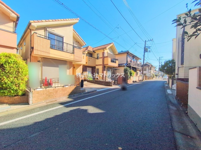 練馬区西大泉1丁目　穏やかな街並み　大型新規リフォーム住宅の前面道路含む現地写真