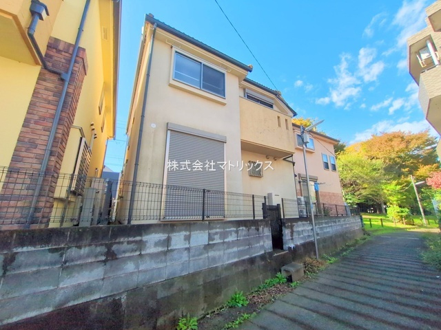 練馬区西大泉1丁目　穏やかな街並み　大型新規リフォーム住宅の外観