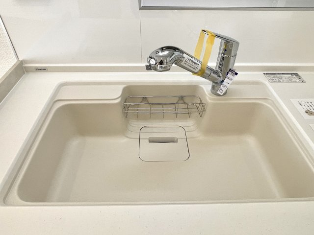 練馬区西大泉1丁目　穏やかな街並み　大型新規リフォーム住宅のキッチン