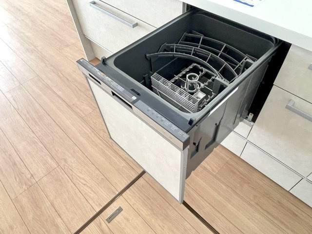 練馬区西大泉1丁目　穏やかな街並み　大型新規リフォーム住宅のキッチン