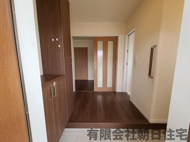 【玄関】 | 東出雲町意宇東3丁目中古戸建 | 落ち着いた玄関です