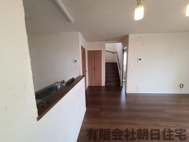 【居間・リビング】 | 東出雲町意宇東3丁目中古戸建 | おしゃれな居間です