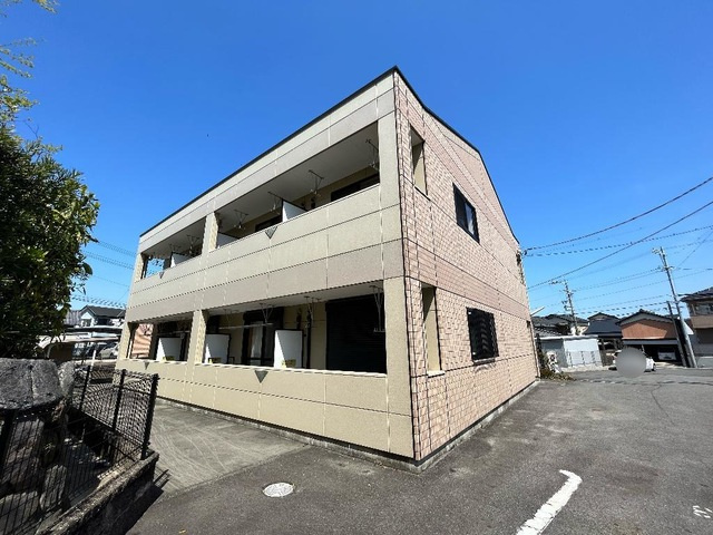 プルミエール小垣江の駐車場