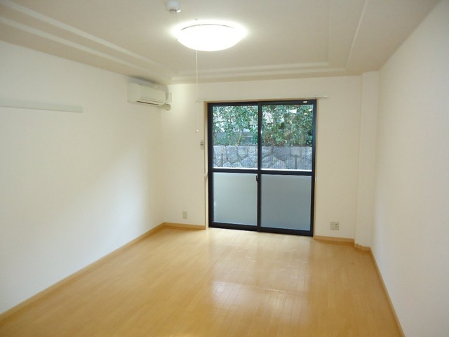 プルミエール小垣江の居間・リビング