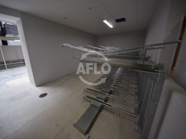 クリスタルグランツ難波WESTのその他共用部分|クリスタルグランツ難波WEST　駐輪場