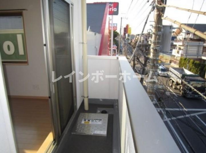 仲介手数料（賃料の1.10ヵ月）の50％OFF対象物件！のバルコニー