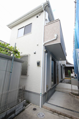 【外観】 | 彦糸中古戸建て | 築6年2階建て