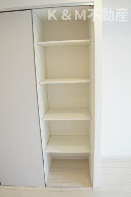 リブリ・ラルジュのその他