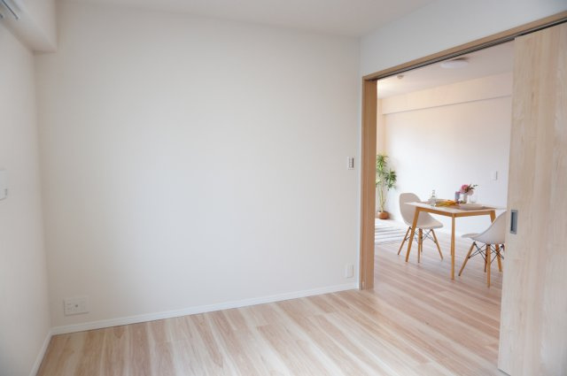 グーディッシュ谷塚の洋室