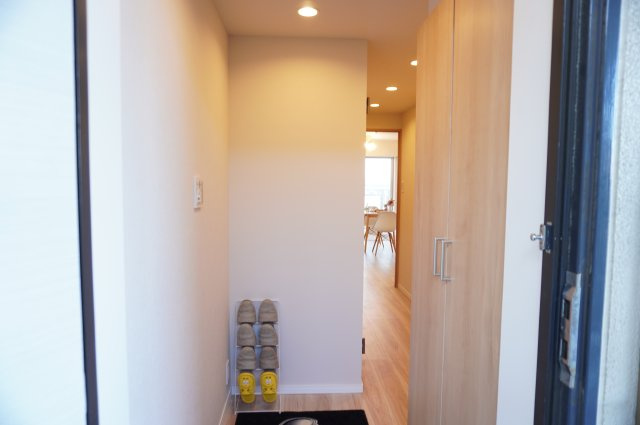 グーディッシュ谷塚の玄関