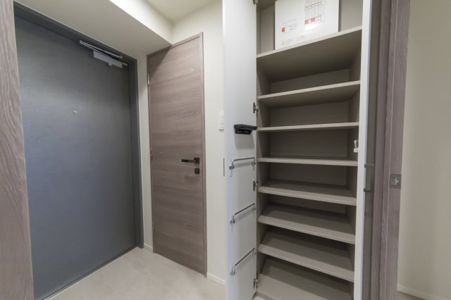 プラウドフラット渋谷富ヶ谷の玄関|※参考写真