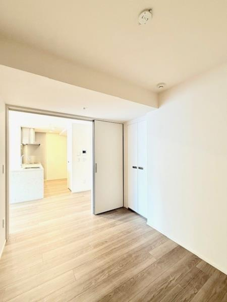 白金ザ・スカイ東棟の居間・リビング|ゆったりとした居間です