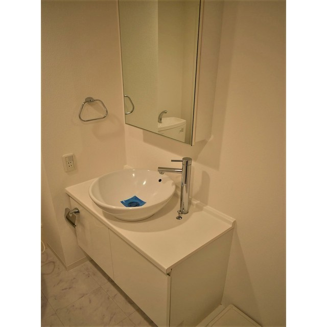 ルクレ新川レジデンスの洗面所|スペースが確保できる洗面所です