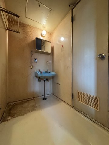 【独立洗面台】 | 西道頓堀コーポ２号棟 | レトロで可愛い洗面台♪ 温かみを残しつつ快適にリフォームされませんか(^^)/