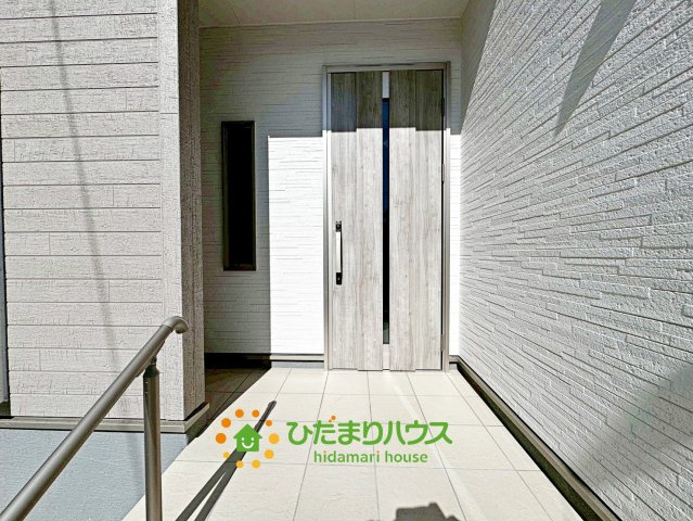 久喜菖蒲第２　新築一戸建て　02　リーブルガーデンの玄関