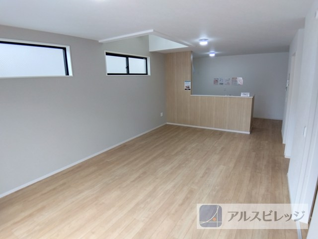 新築/練馬区三原台2丁目　10期全1棟の居間・リビング|おしゃれな居間です