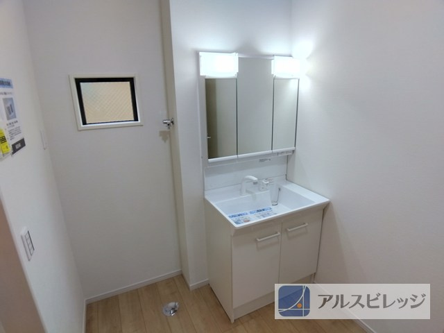 新築/練馬区三原台2丁目　10期全1棟の独立洗面台|独立洗面台です