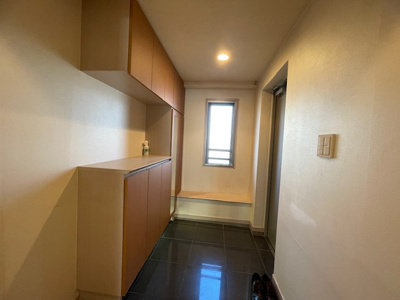 【玄関】 | ライフプラザ紅梅・山手通り弐番館(C-5)