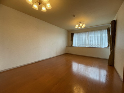 【居間・リビング】 | ライフプラザ紅梅・山手通り弐番館(C-5)