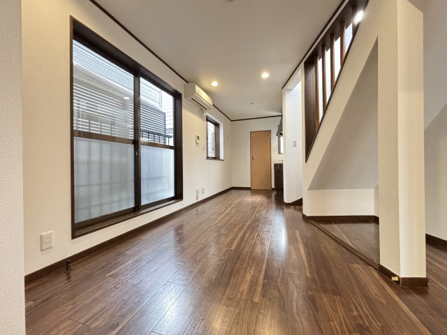 葛飾区堀切２丁目　中古戸建の居間・リビング