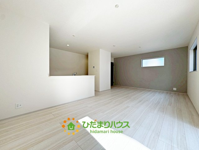 久喜菖蒲第２　新築一戸建て　01　リーブルガーデンの居間・リビング