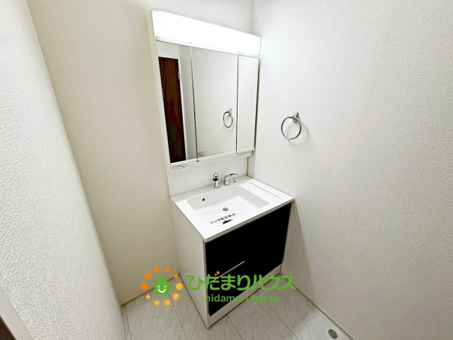 久喜菖蒲第２　新築一戸建て　01　リーブルガーデンの独立洗面台