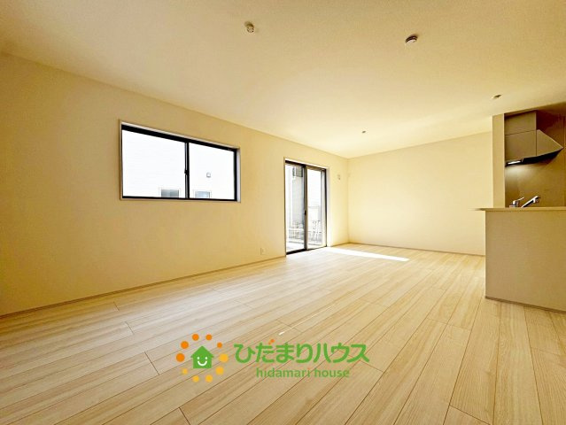 久喜菖蒲第２　新築一戸建て　01　リーブルガーデンの居間・リビング