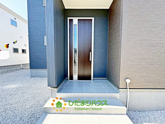 久喜菖蒲第２　新築一戸建て　01　リーブルガーデンの玄関
