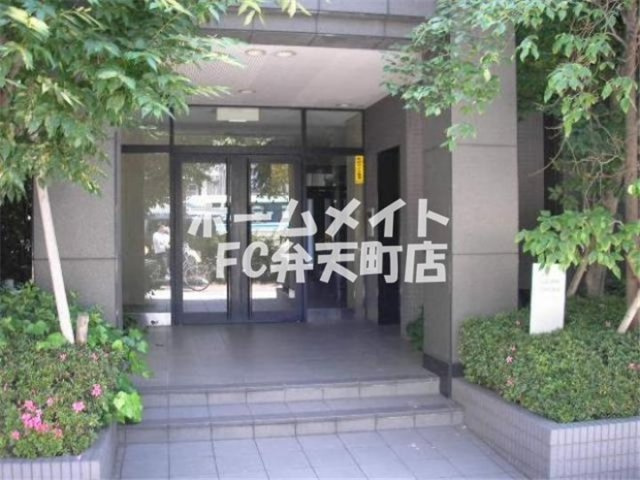 【エントランス】 | 落ち着いたエントランスです