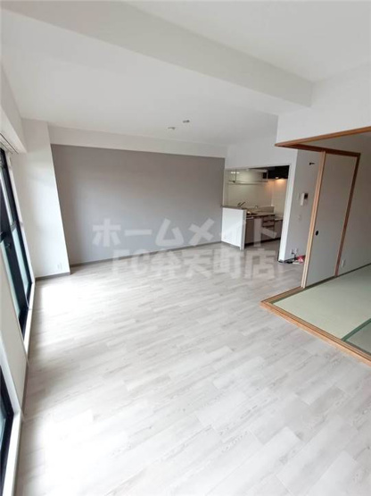 【居間・リビング】