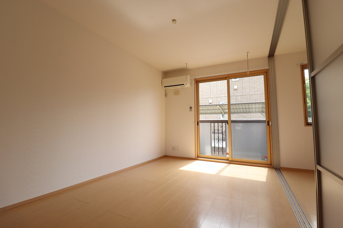 ヴェルドミールAの居間・リビング