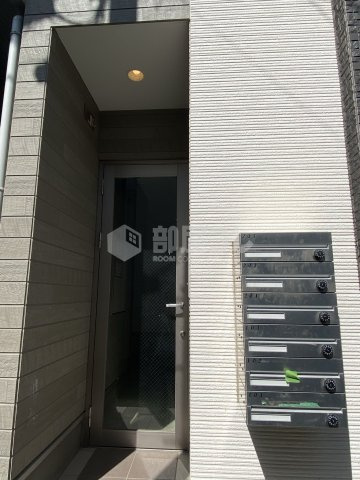 抜弁天フラットのエントランス