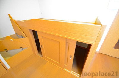 【寝室】 | レオパレスクレール緑が丘 | 使い勝手のいい寝室です