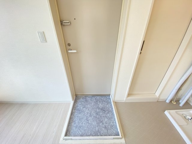 メディコビルの玄関|※別部屋参考写真