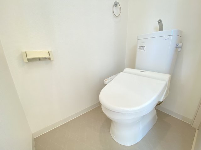 メディコビルのトイレ|※別部屋参考写真