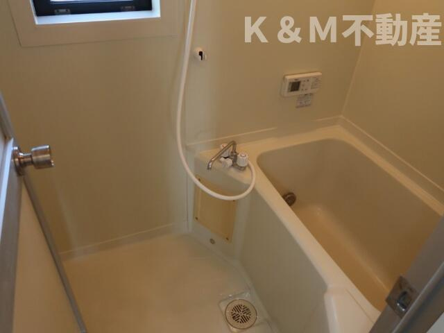 ストークマンションⅠの浴室|日々の疲れを癒すお風呂付です