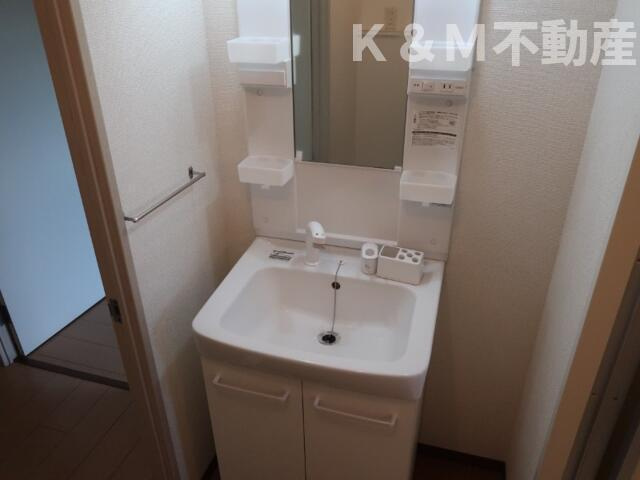 ストークマンションⅠの洗面所|脱衣スペースもあります